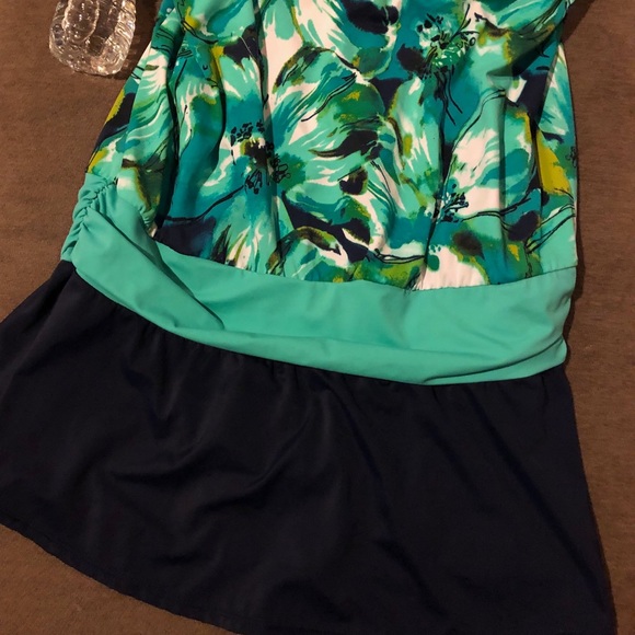 Beautiful One Piece Islander Swim Suit - Picture 4 of 5